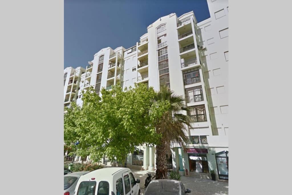 Ria Center Apartment - Left Faro Luaran gambar