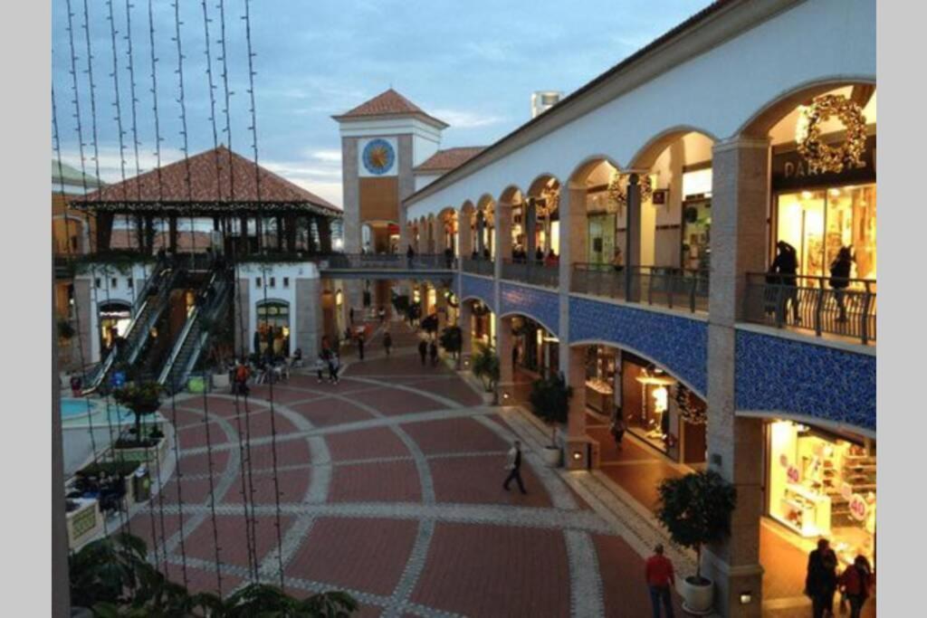 Ria Center Apartment - Left Faro Luaran gambar