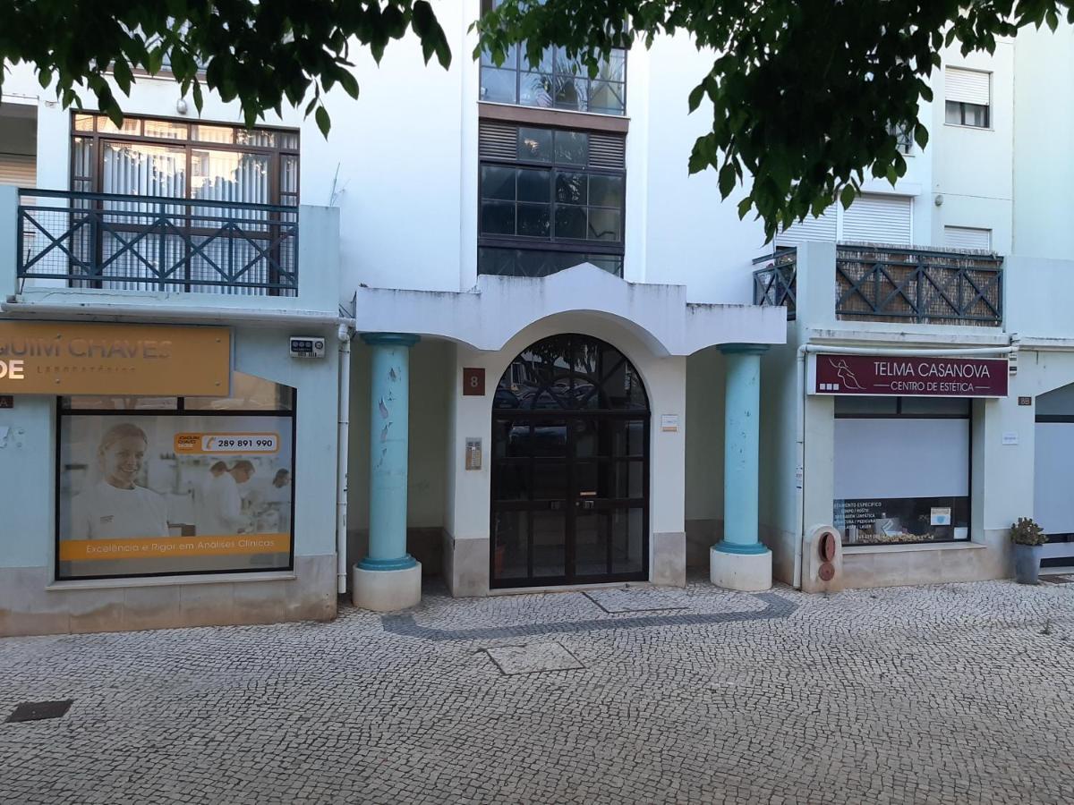 Ria Center Apartment - Left Faro Luaran gambar